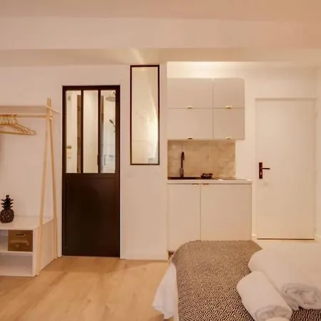 Apartment Elegant Divine Sun Quartier Canal St Martin Paris