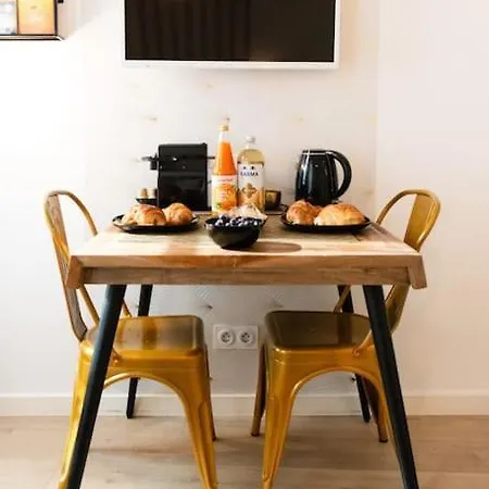 Elegant Divine Sun Quartier Canal St Martin Lägenhet Paris