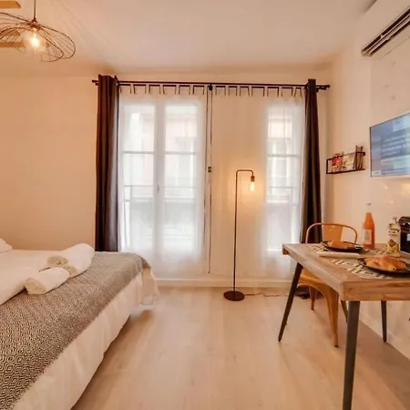 Elegant Divine Sun Quartier Canal St Martin Lägenhet *